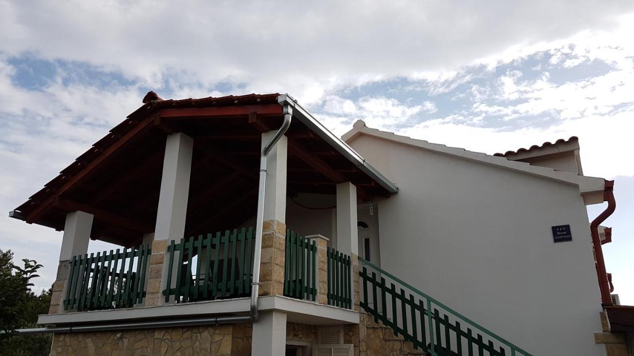 Apartman Vojaline Milna  Esterno foto