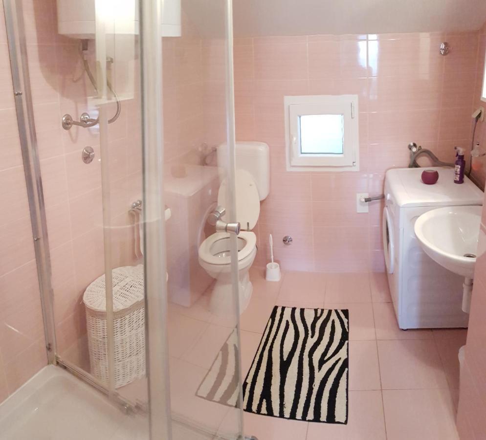 Apartman Vojaline Milna  Esterno foto