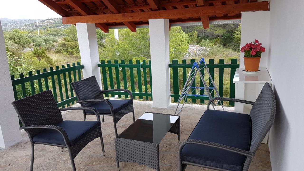 Apartman Vojaline Milna  Esterno foto