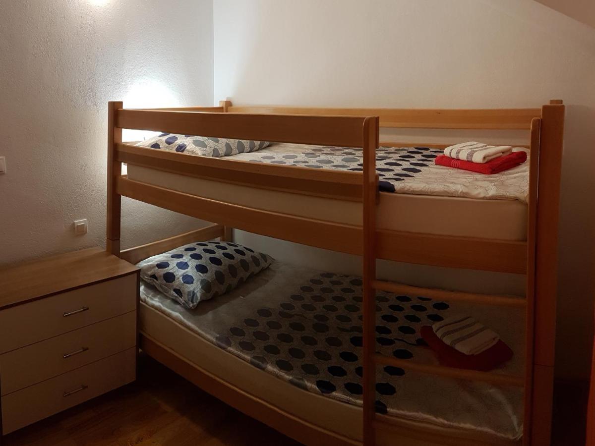 Apartman Vojaline Milna  Esterno foto