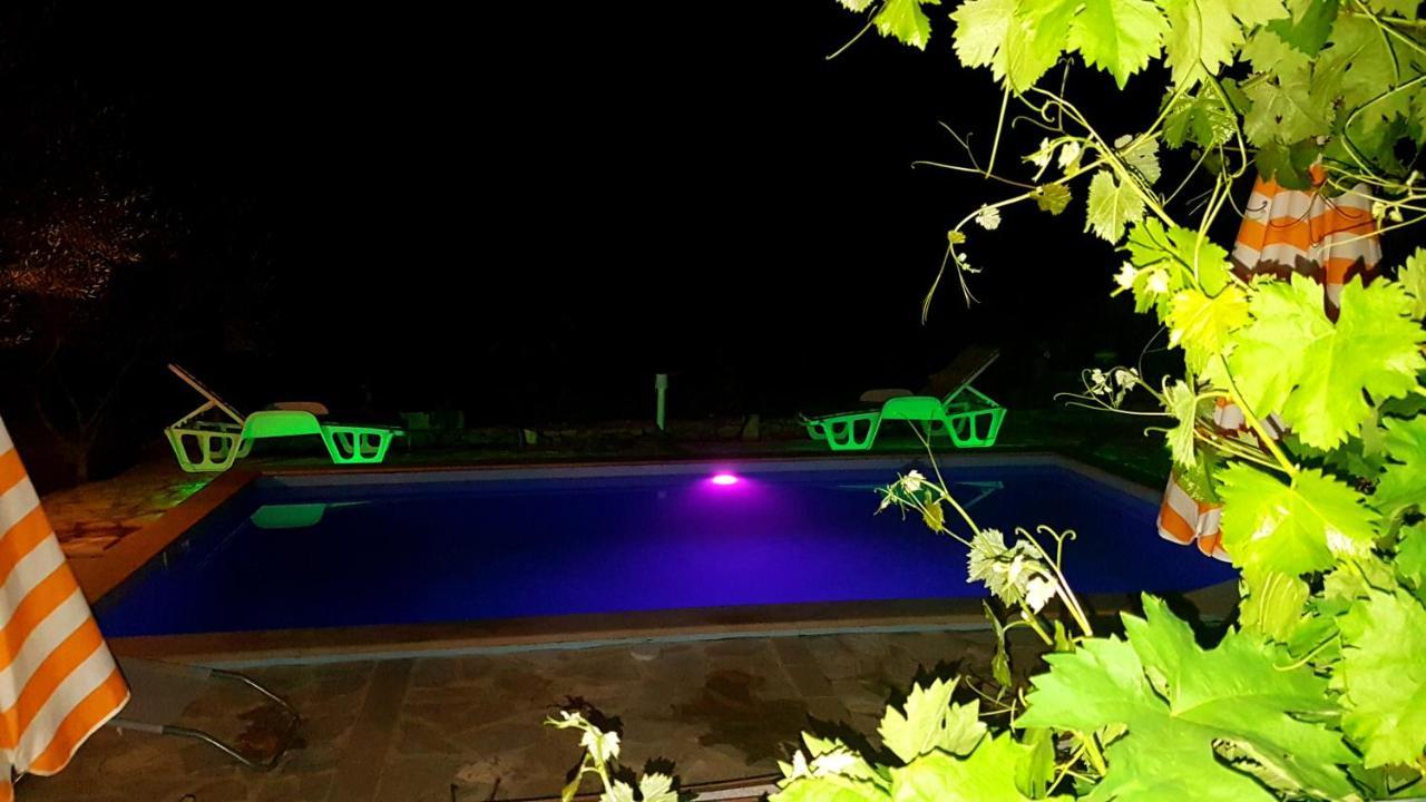 Apartman Vojaline Milna  Esterno foto
