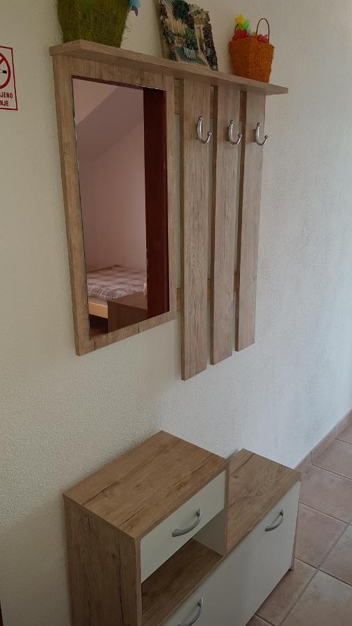Apartman Vojaline Milna  Esterno foto