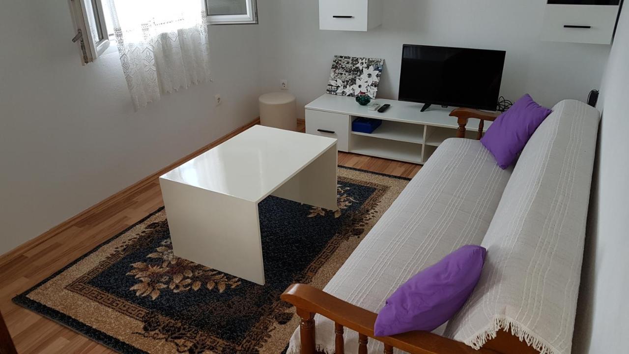 Apartman Vojaline Milna  Esterno foto