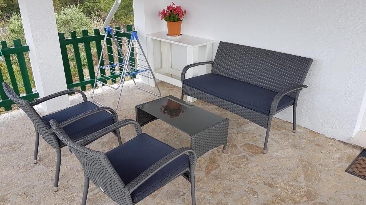 Apartman Vojaline Milna  Esterno foto