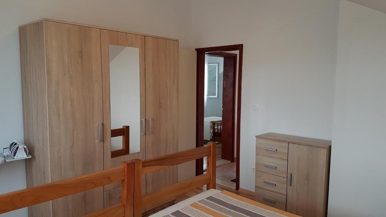 Apartman Vojaline Milna  Esterno foto